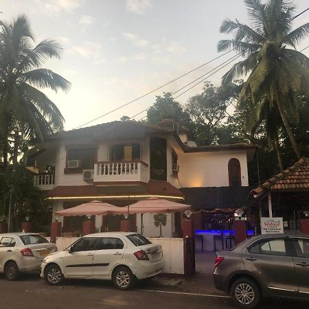 Big Daddy'S Inn Candolim Exteriör bild