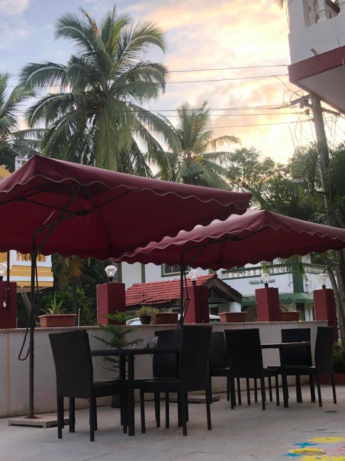 Big Daddy'S Inn Candolim Exteriör bild